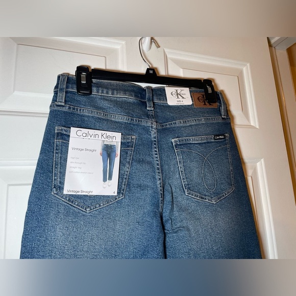Calvin Klein Woman’s Vintage High Rise Jeans Size 4 NWT Straight Leg Medium Wash - Picture 6 of 10